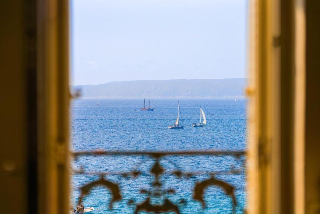 Appartement Sur La Corniche Kennedy Face A La Mer Marseilles Buitenkant foto