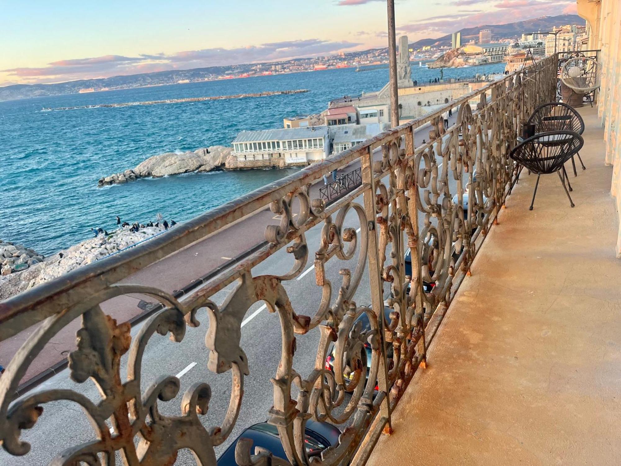 Appartement Sur La Corniche Kennedy Face A La Mer Marseilles Buitenkant foto